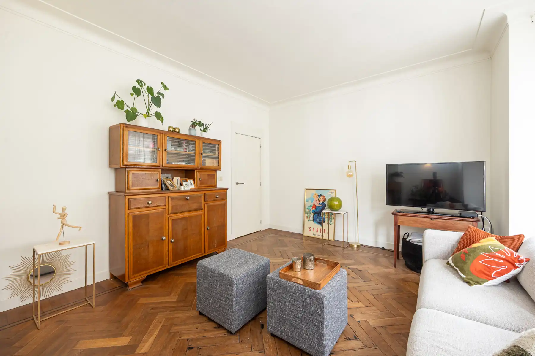 Tof 1-slaapkamerappartement in een prachtig art-deco gebouw! foto 3