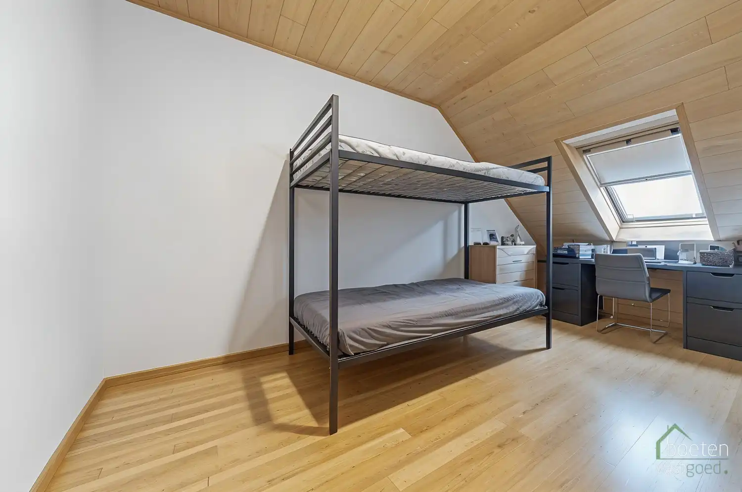 IZENBERGE: Recente rijwoning met alle comfort, 3 slaapkamers, gezellig tuintje en garage op 151m² grondopp. foto 13