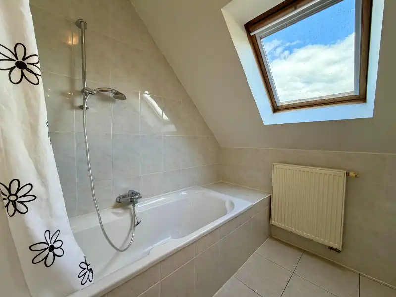 Energiezuinig instapklaar duplex-appartement met privatieve autostaanplaats foto 12