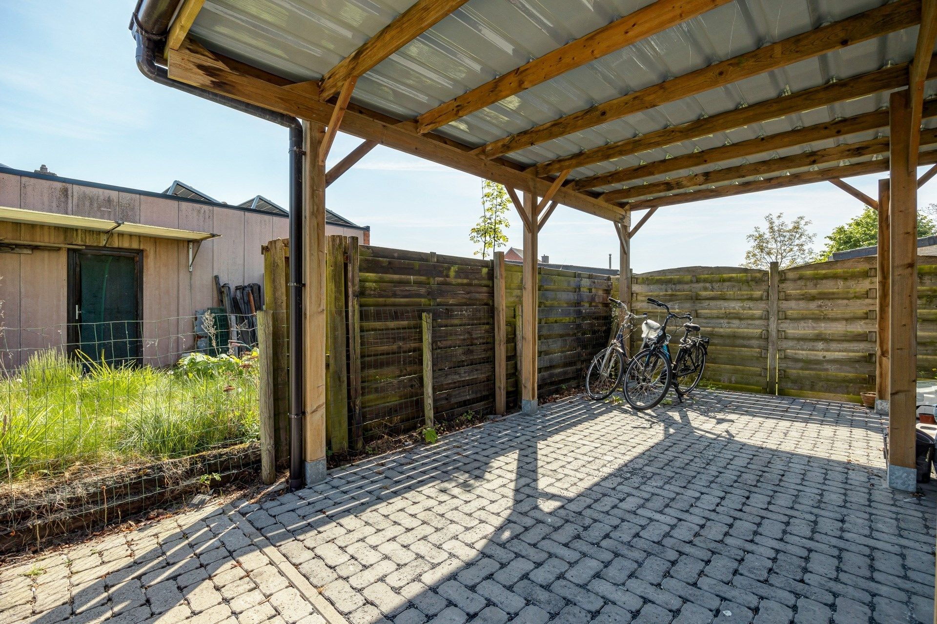 Recent appartement (2020) met 2 slaapkamers en overdekte parkeerplaats foto 11