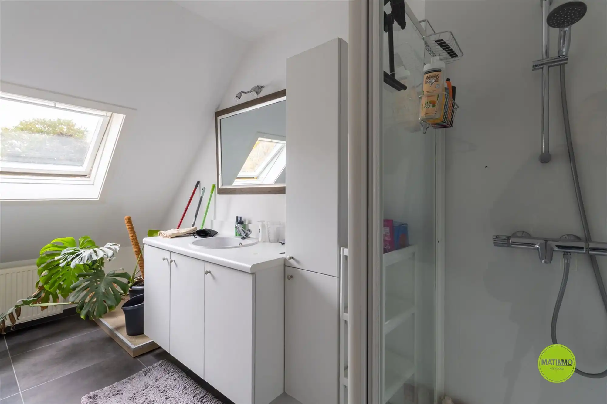 Ruim triplex appartement in een rustige omgeving  foto 6