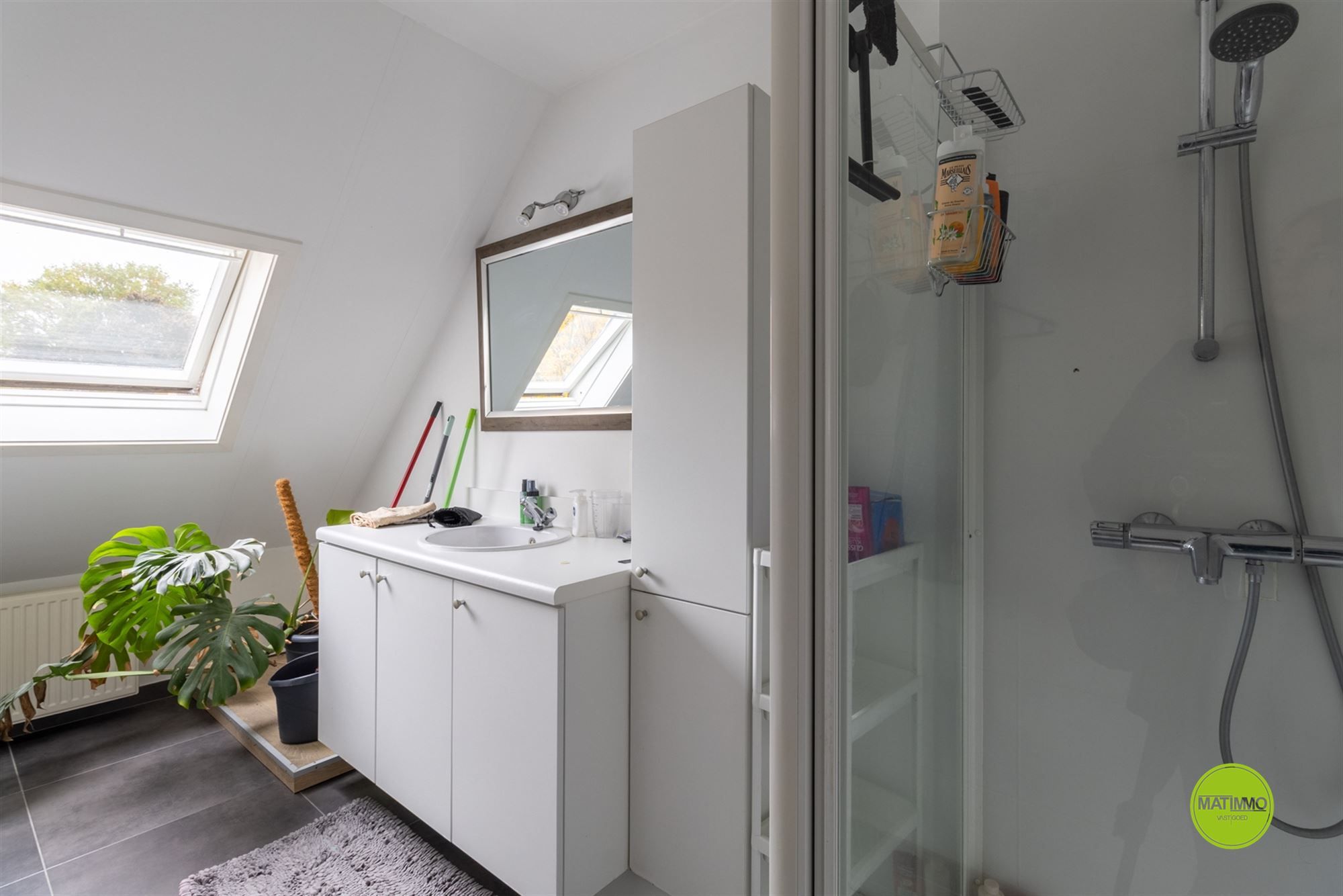 Ruim triplex appartement in een rustige omgeving  foto 6