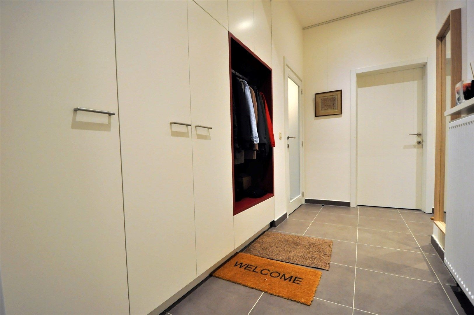 Ruim en instapklaar appartement met 2 slaapkamers, parking op een rustige groene omgeving te Brugge foto 13