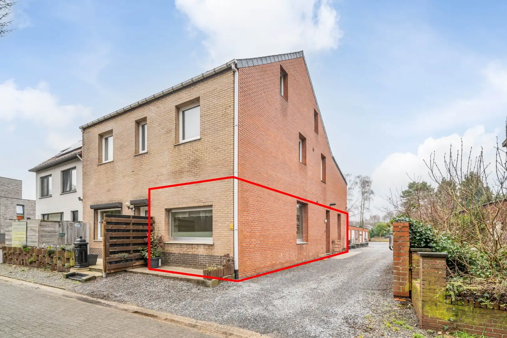 Verzorgd appartement met terras in de Zestienhuizenstraat te Houthalen foto 12