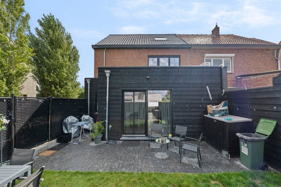 GERENOVEERDE GEZINSWONING MET RUIME LOODS IN SINT-TRUIDEN foto 33