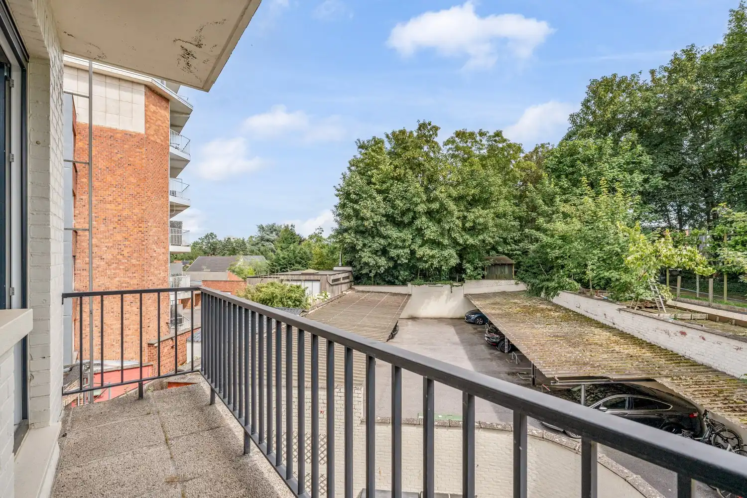 Prachtig gerenoveerde en gemeubelde studio met een terras, een kelder en een autostaanplaats nabij het UZ Gasthuisberg te centrum Leuven! foto 11