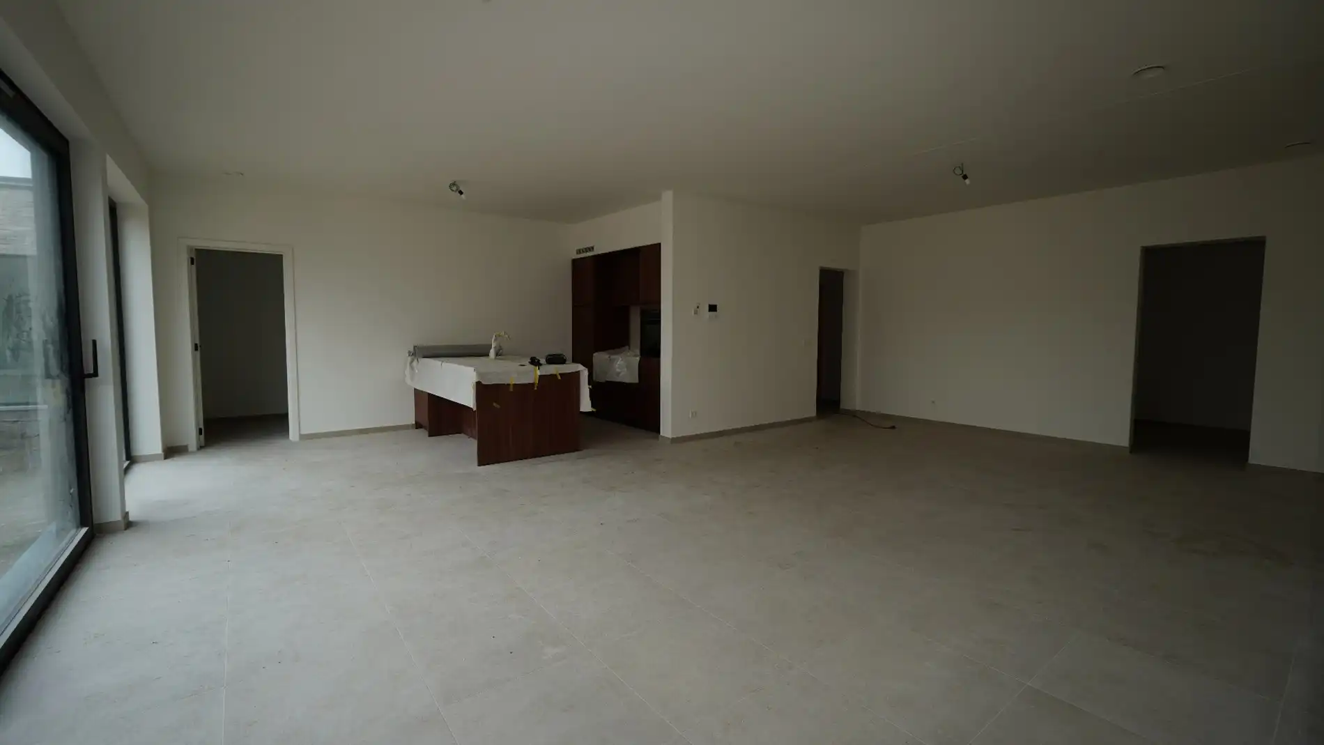 Luxe gelijkvloers appartement met tuin, 2 slaapkamers en autostaanplaats foto 4