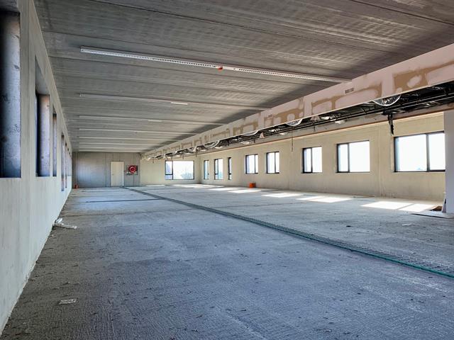 Kantoor met unieke ligging in Genk centrum! foto 12