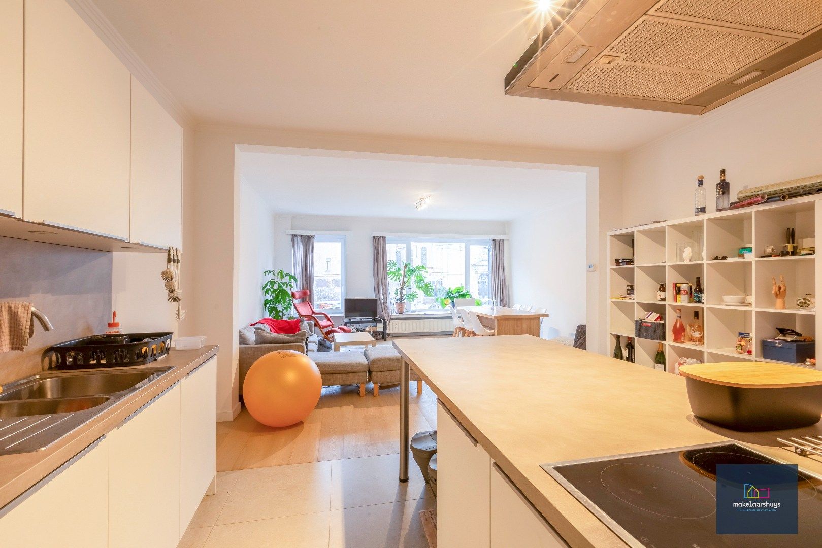 Mooi en centraal gelegen 2 slaapkamerappartement met terras en staanplaats foto 9