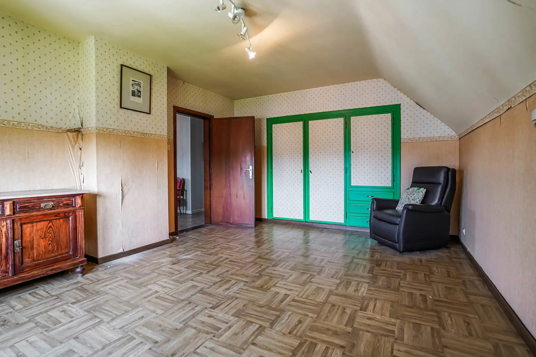Te renoveren, vrijstaande woning op een perceel van 1070 m² foto 23