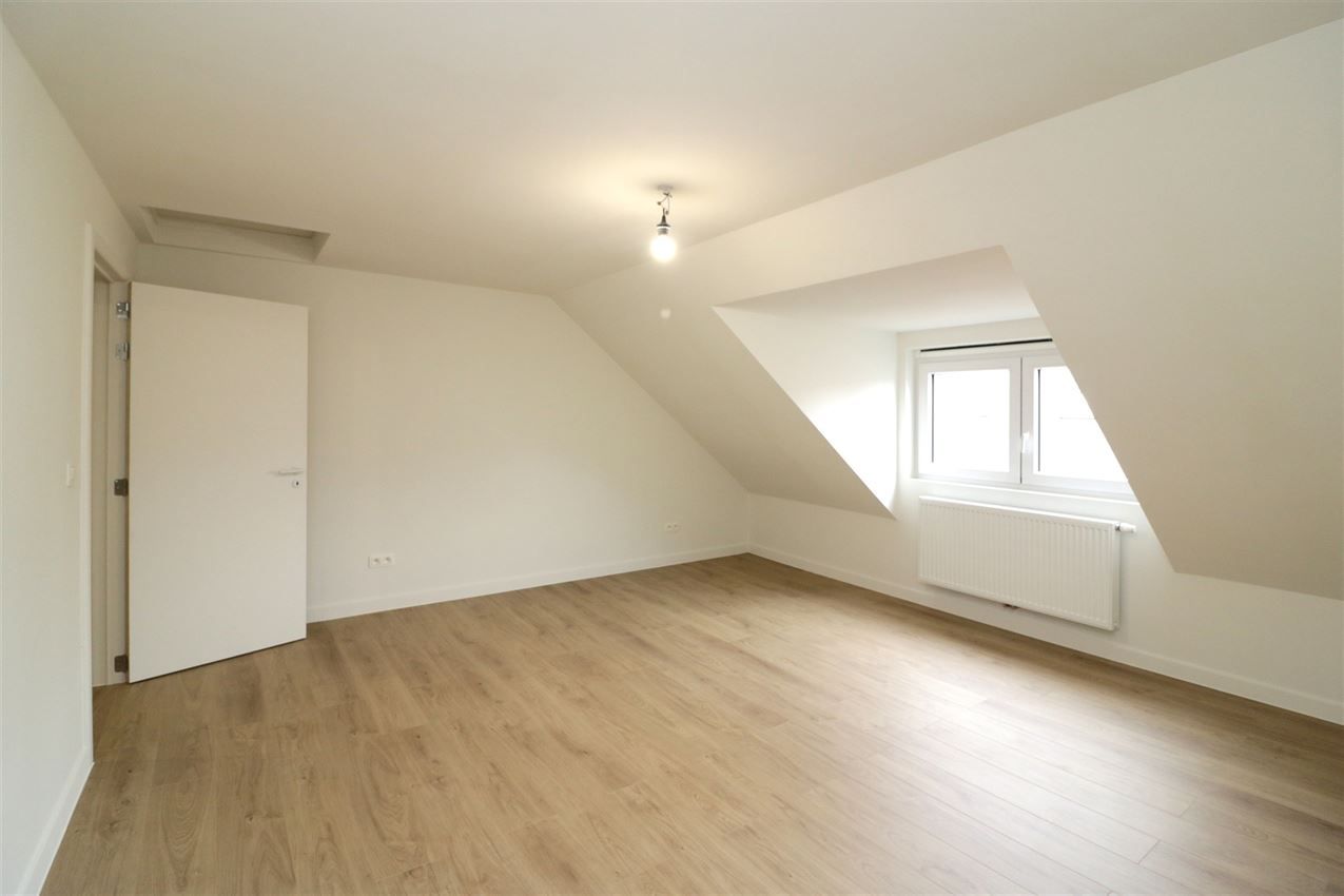 Hoogwaardig gerenoveerde stadswoning met 3slk en tuintje foto 29