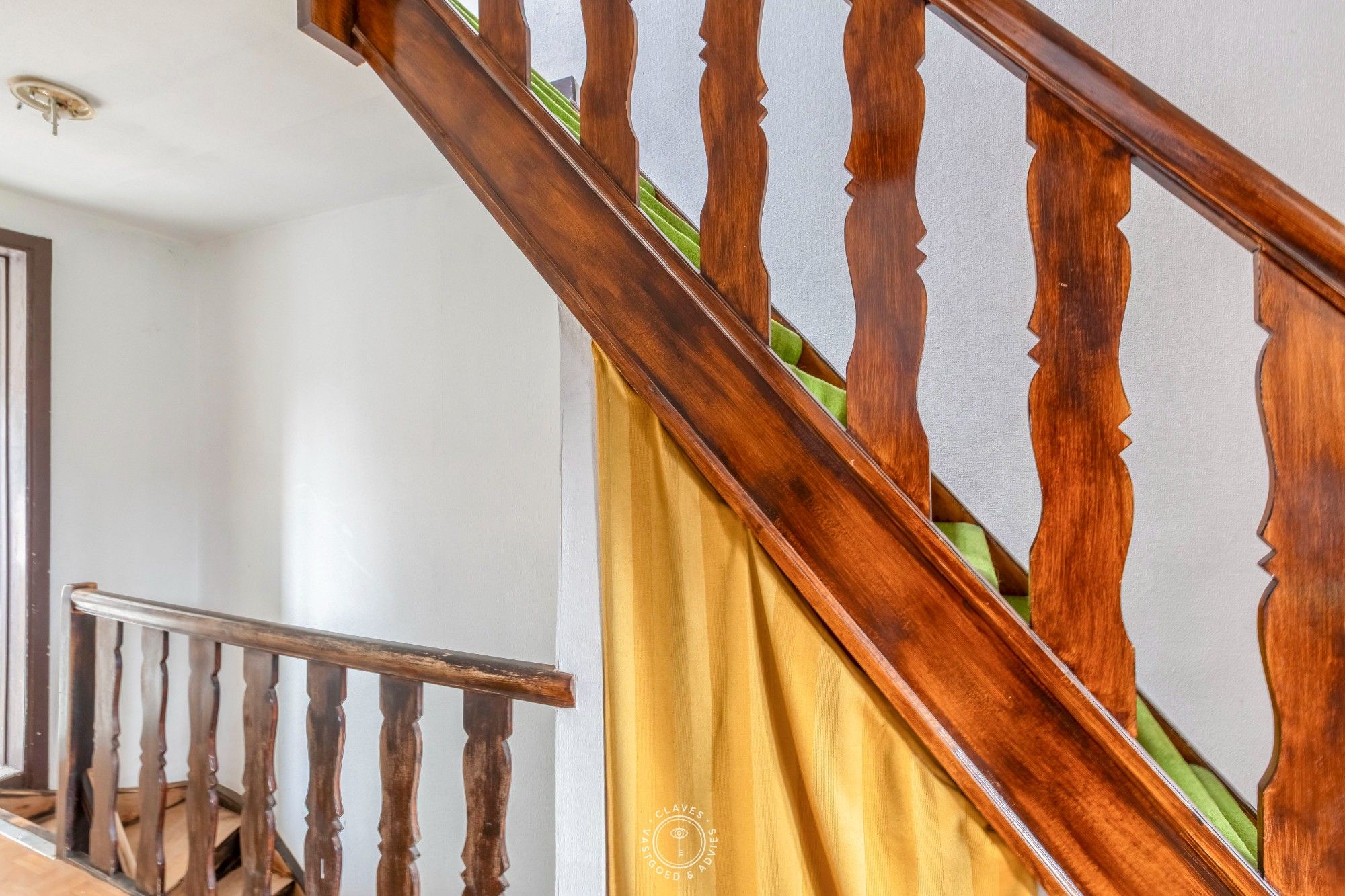 Ruime gezinswoning met fijne tuin en mogelijkheid tot vijf slaapkamers foto 21
