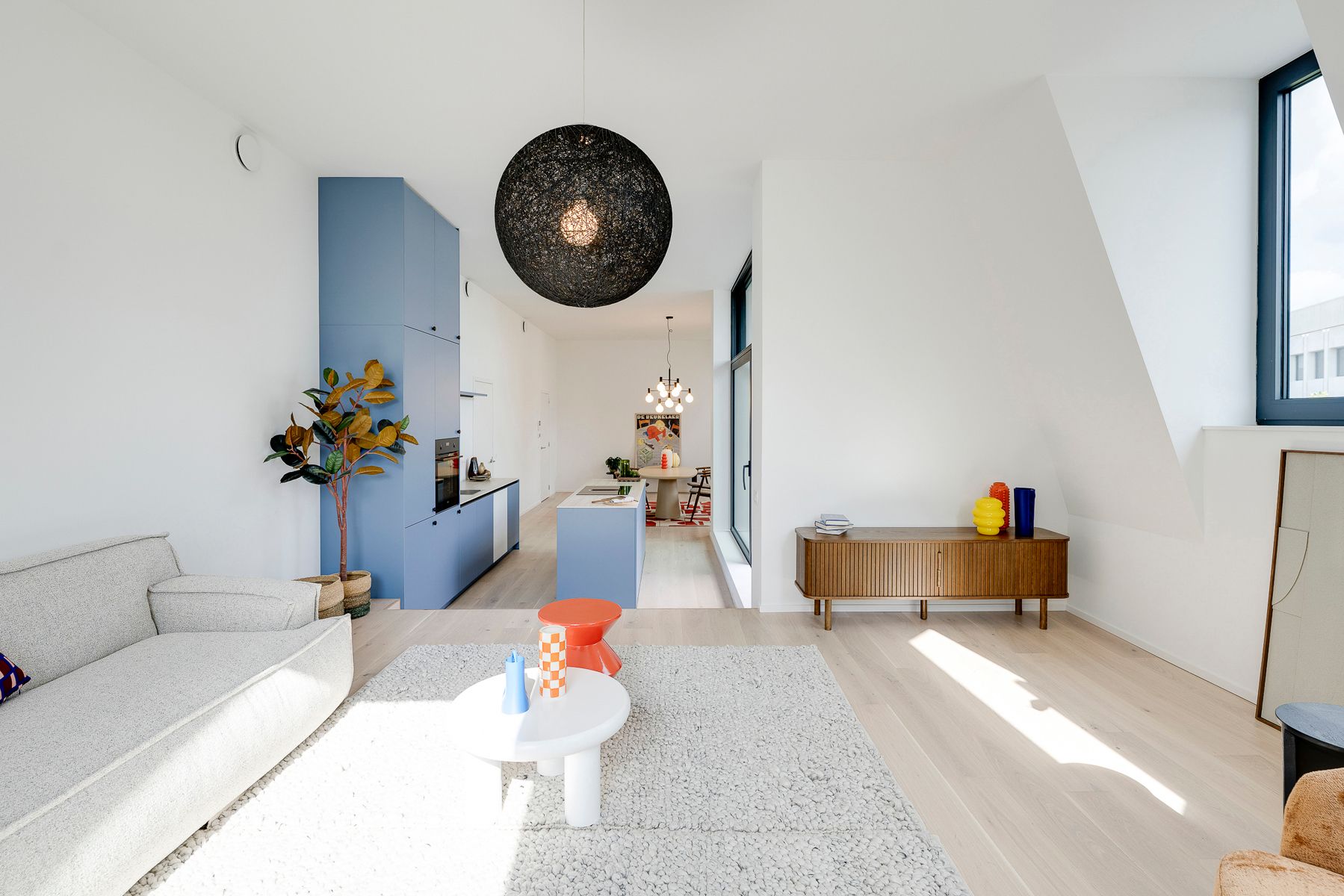 Luxe appartement in de hippe Sint-Andries wijk foto 3