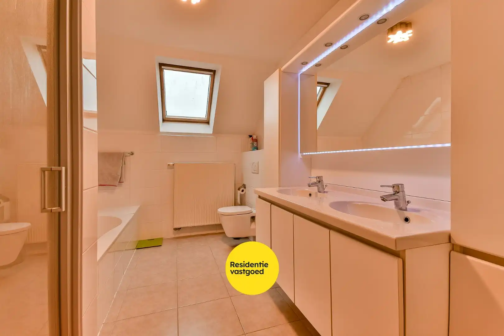 Bel-étagewoning met ruimte tuin te huur in Zandvoorde  foto 10