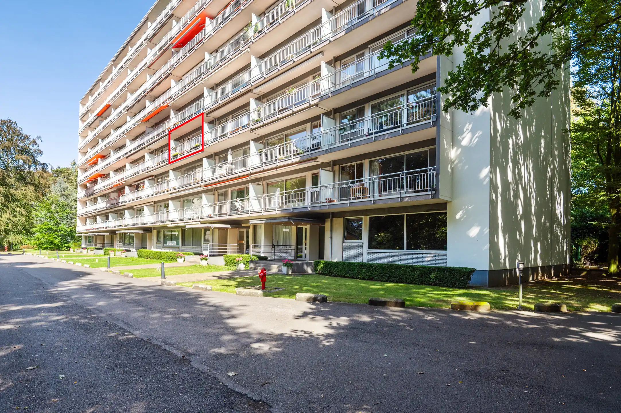Mooi appartement met 2 slk., 2 terrassen en mog. staanplaats foto 15