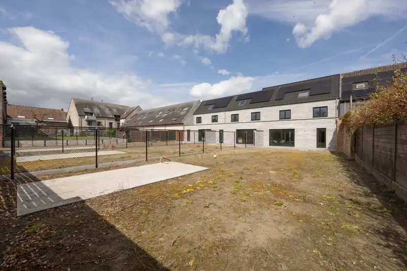 Prachtige, verrassend ruime nieuwbouwwoning met 3 slaapkamers én inpandige garage te koop in Dentergem! foto 25