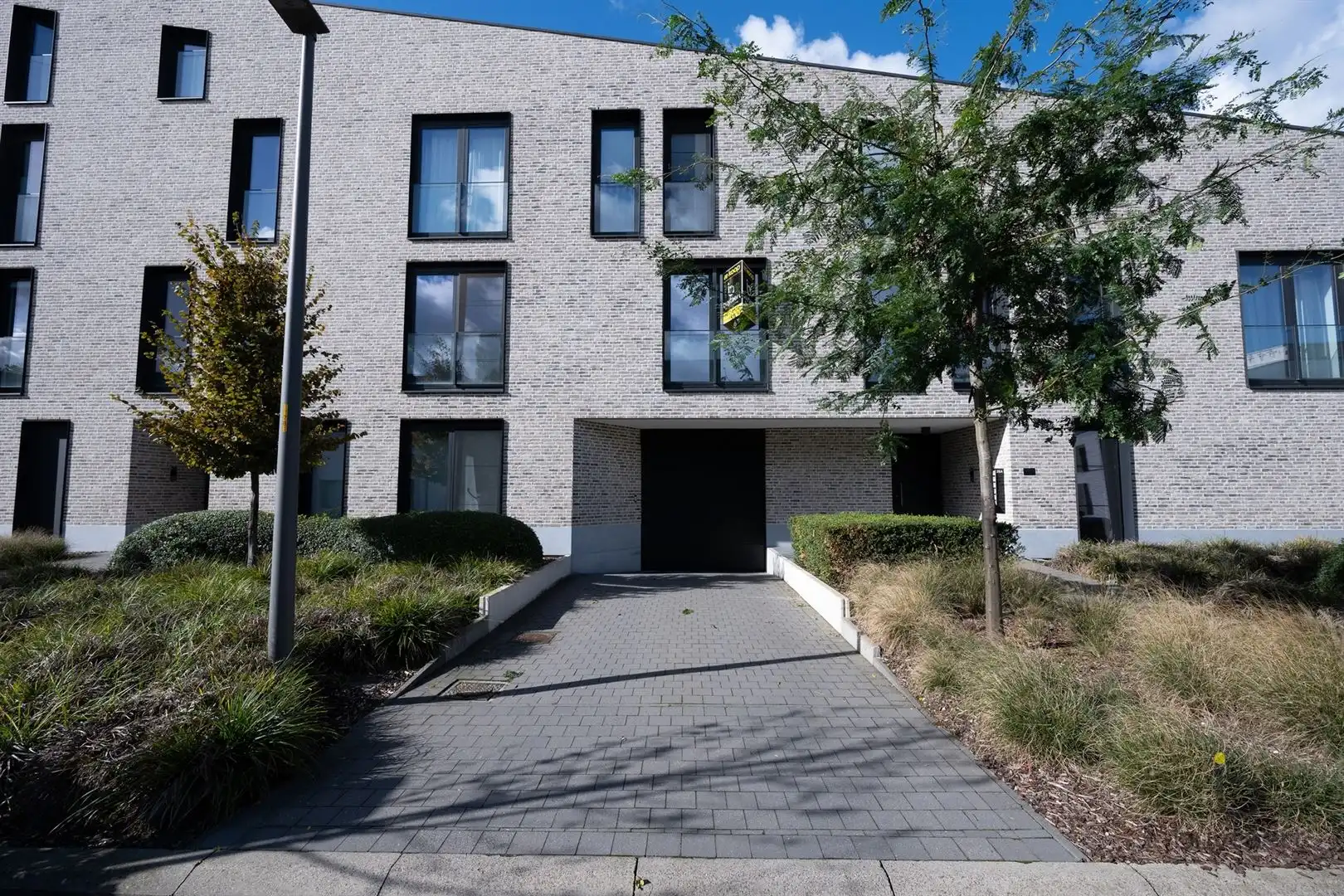 STIJLVOL EN LICHTRIJK WONEN IN EEN SERENE GROENE SETTING MET EEN GEZELLIG TERRAS! foto 4