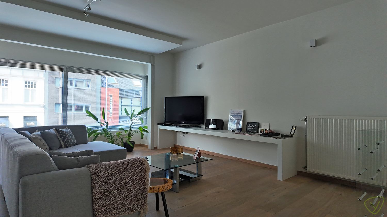 Uitzonderlijk afgewerkt duplex-appartement gelegen in het centrum van Eeklo! foto 4