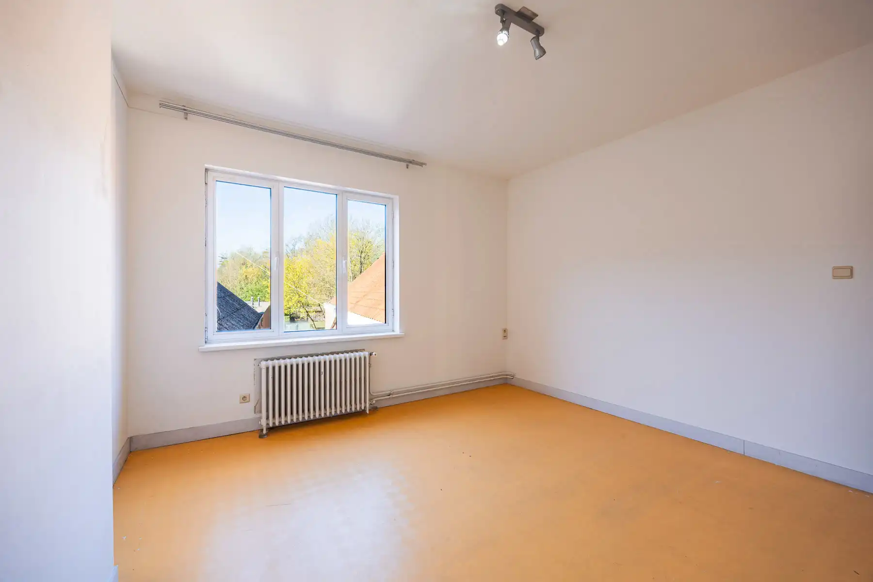 Ruime, karaktervolle renovatiewoning met centrale ligging foto 13