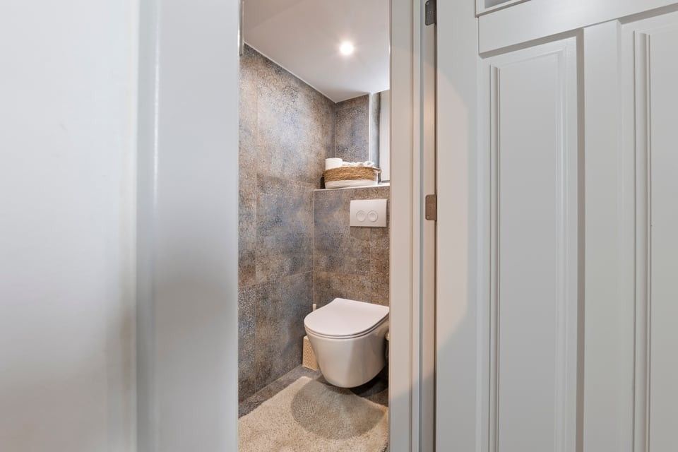 RUIME, GERENOVEERDE OPEN BEBOUWING MET 6 SLKS EN KNAPPE TUIN IN ALKEN foto 41