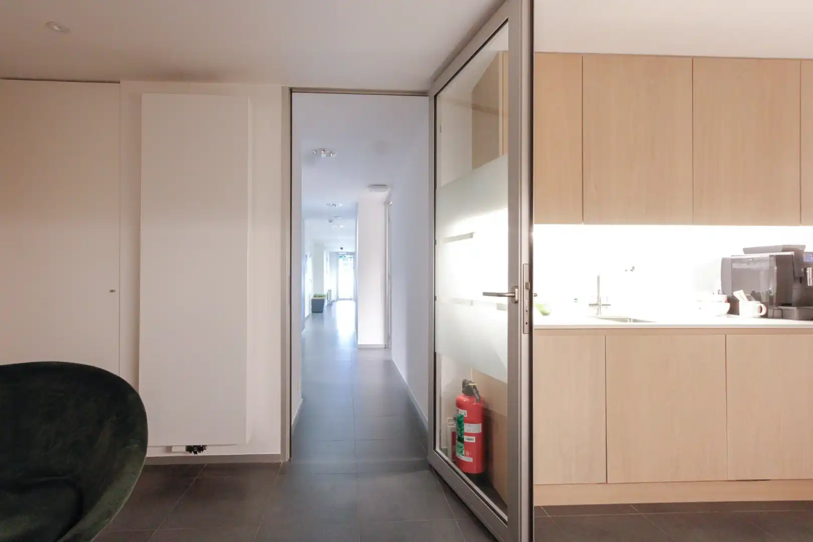 Instapklare kantoorruimte te koop Knokkestraat 56 Heist foto 15