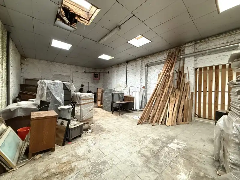 Ruime loods met tal van mogelijkheden foto 9