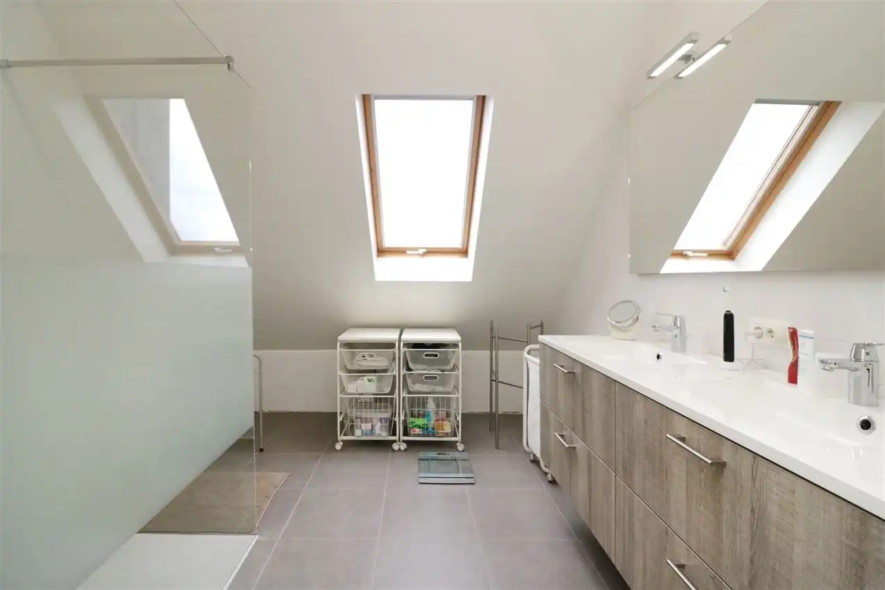 Zonnige penthouse met 2 slaapkamers, mooi terras, inclusief garage  foto 21