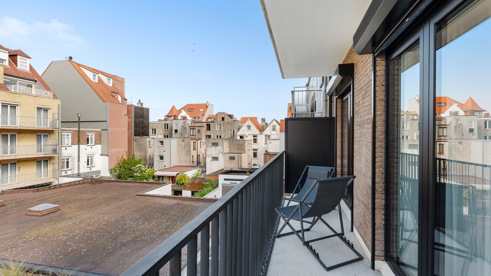 Uitzonderlijk luxueus afgewerkt appartement met zonnige terrassen, gelegen vlakbij de winkels van de Lippenslaan.  foto 24