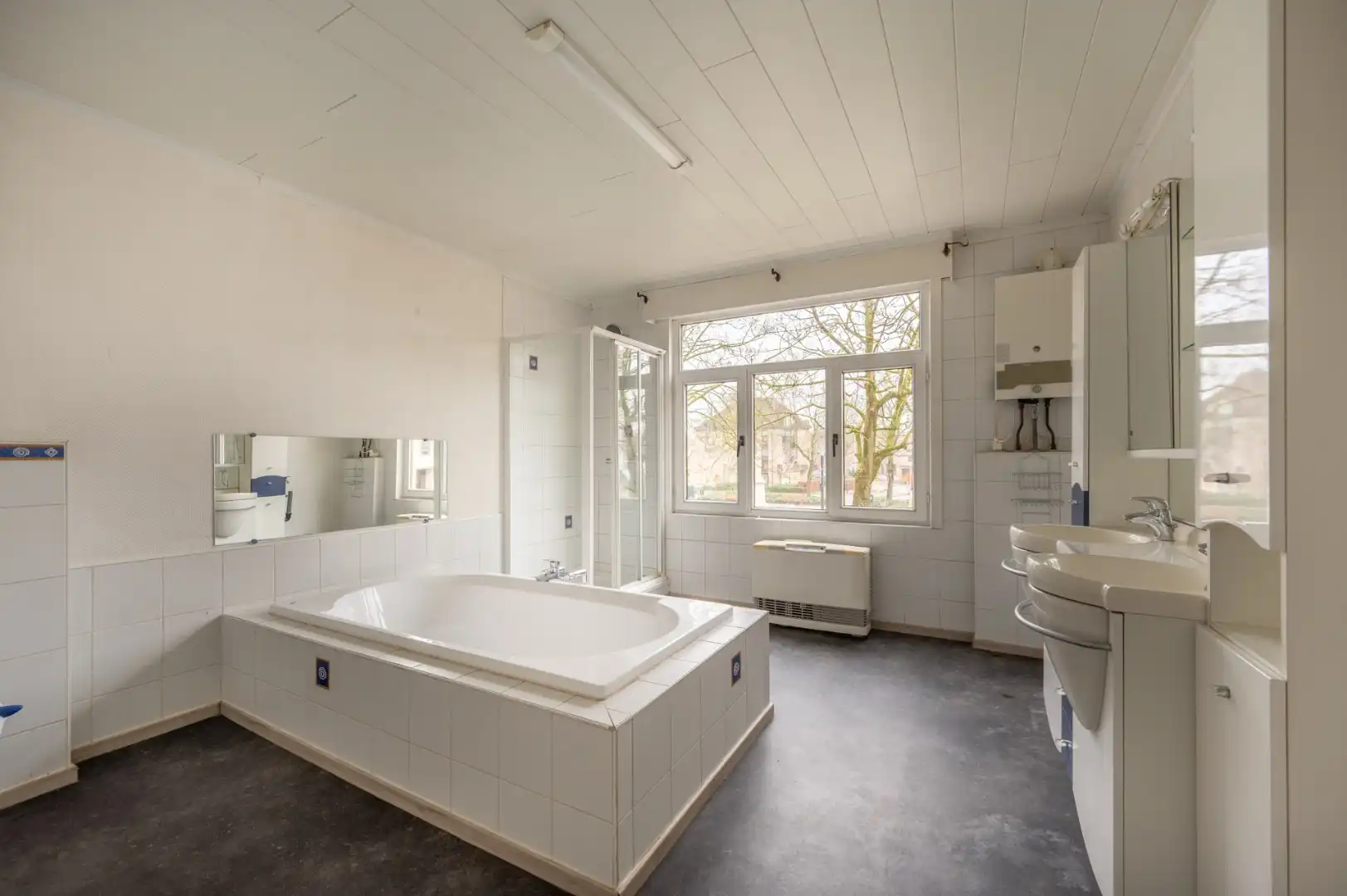 Horecapand met ruim appartement op toplocatie in Assebroek! foto 16