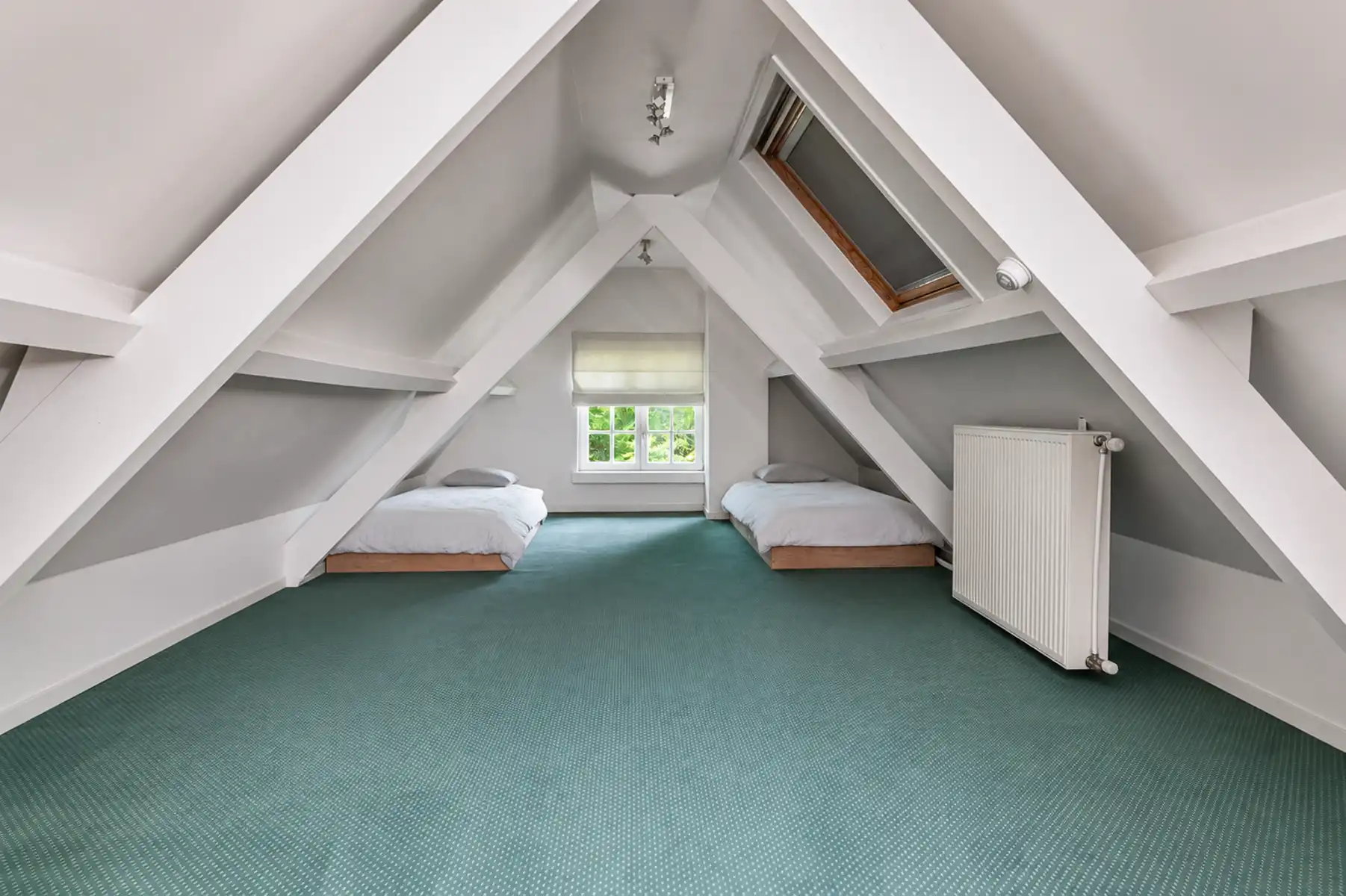 Villa op bos- en natuurdomein van 5056 m² in villawijk foto 16