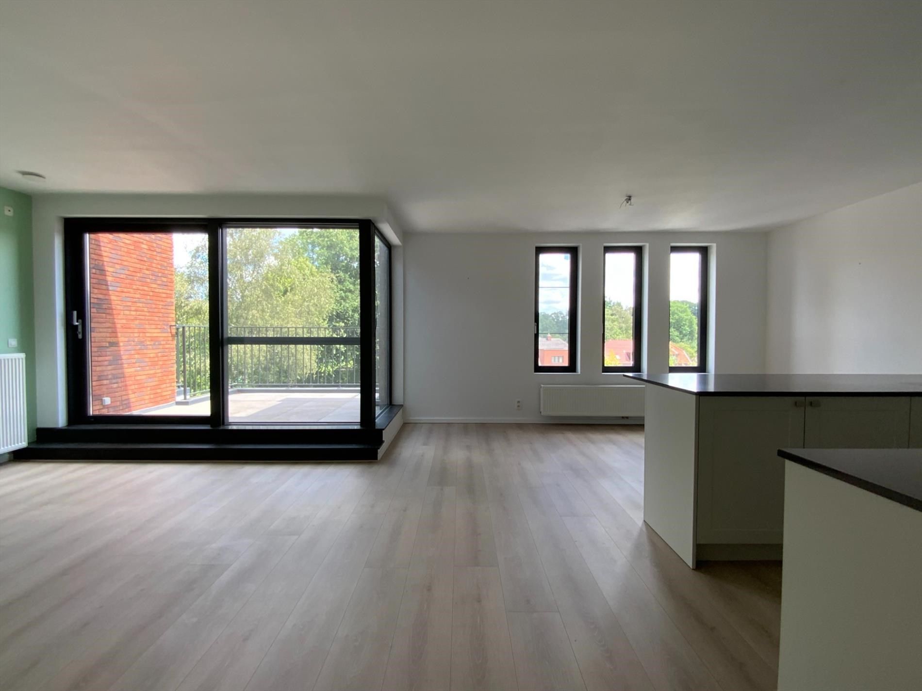 Hedendaags 2 slpk appartement met lift, terras en parking foto 7