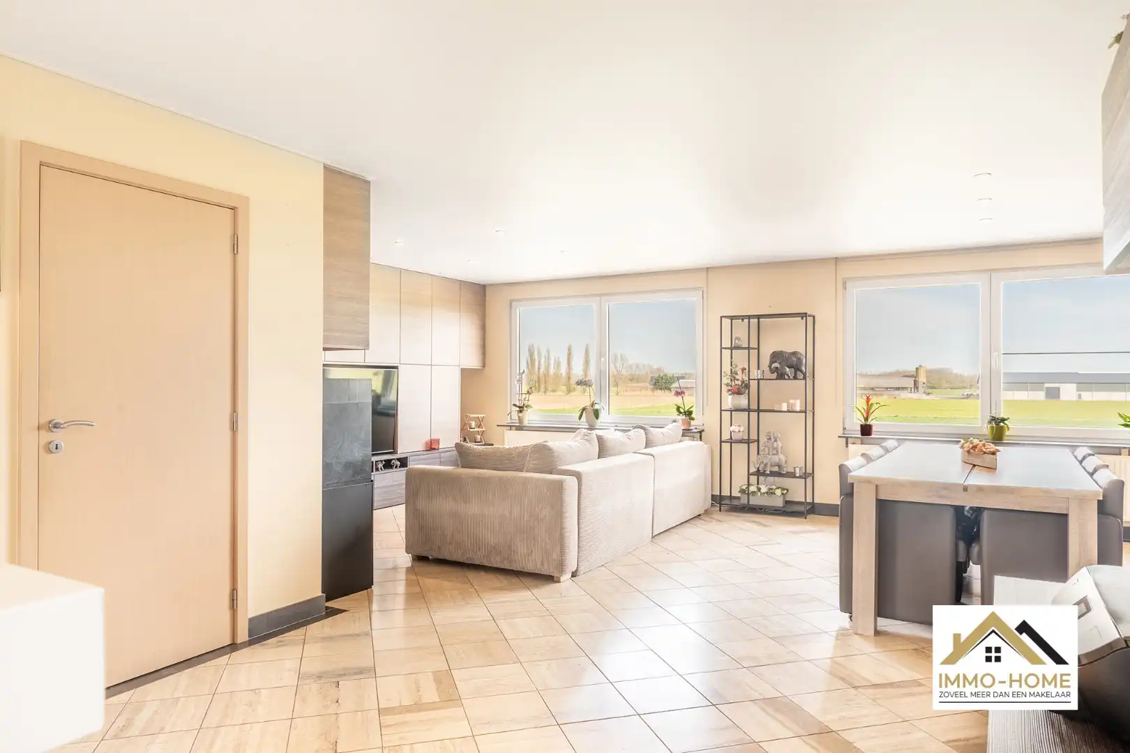 Ruime woning met prachtig uitzicht foto 7