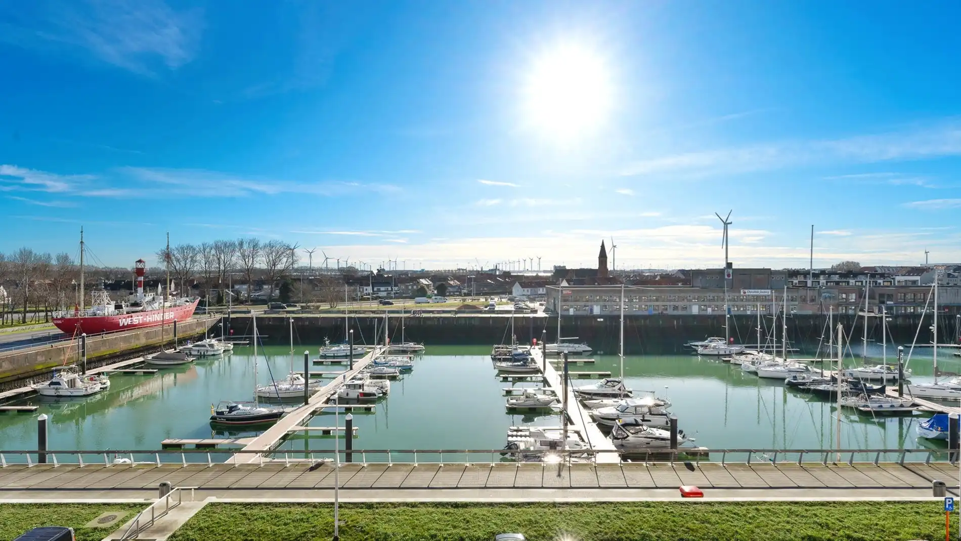 Modern en ruim appartement met zicht over de jachthaven foto 9