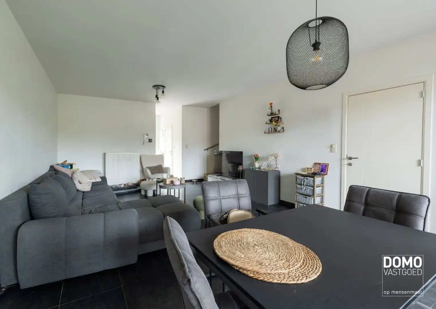 MODERN DUPLEXAPPARTEMENT MET TERRAS EN AUTOSTANDPLAATS IN LANAKEN foto 2