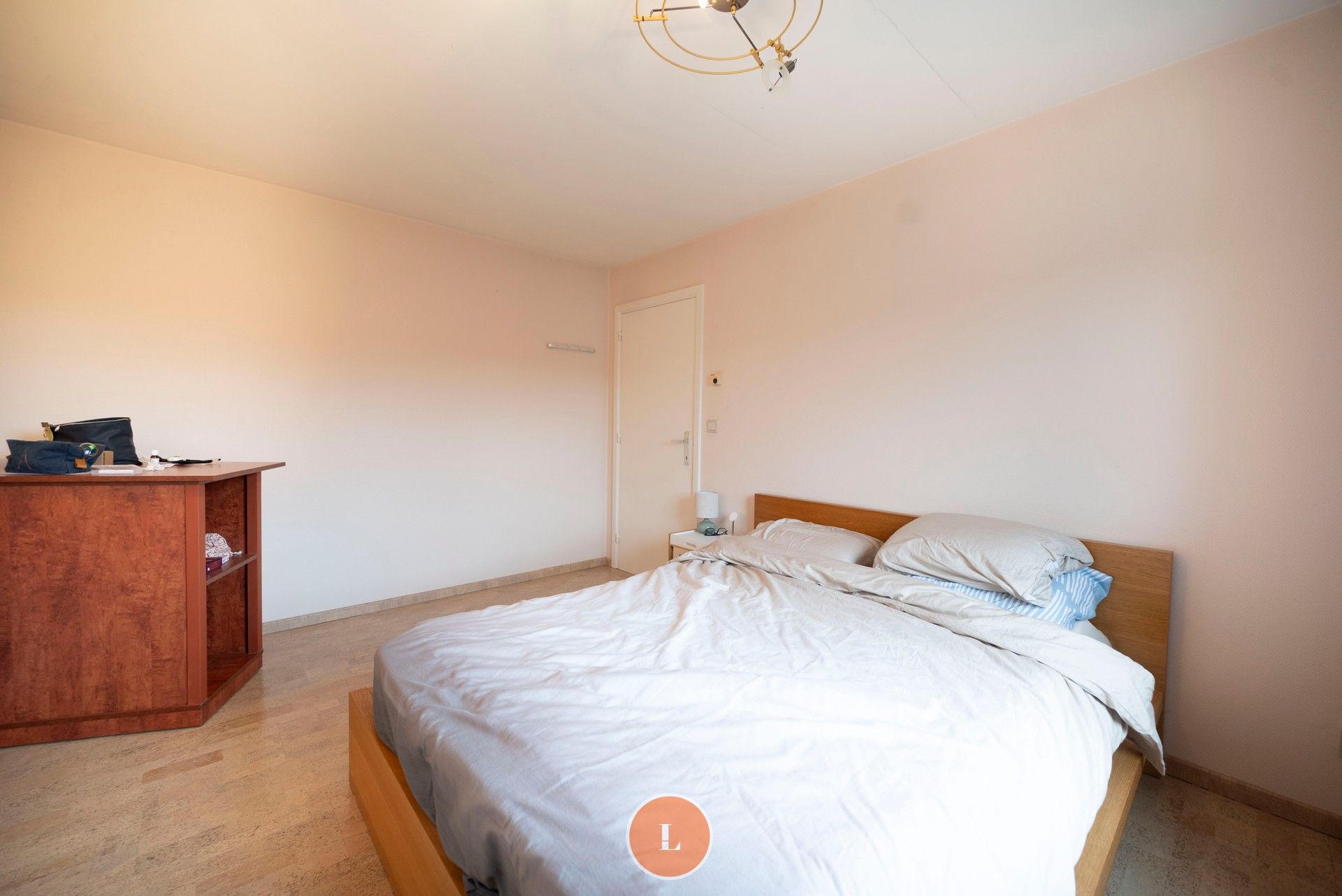 Handelspand met instapklaar zeer ruim duplexappartement. foto 14