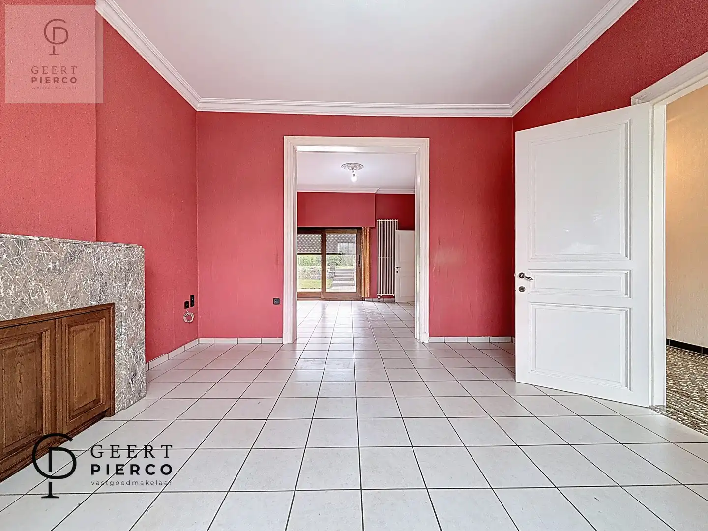 Eigentijdse woonst met ruime tuin foto 7