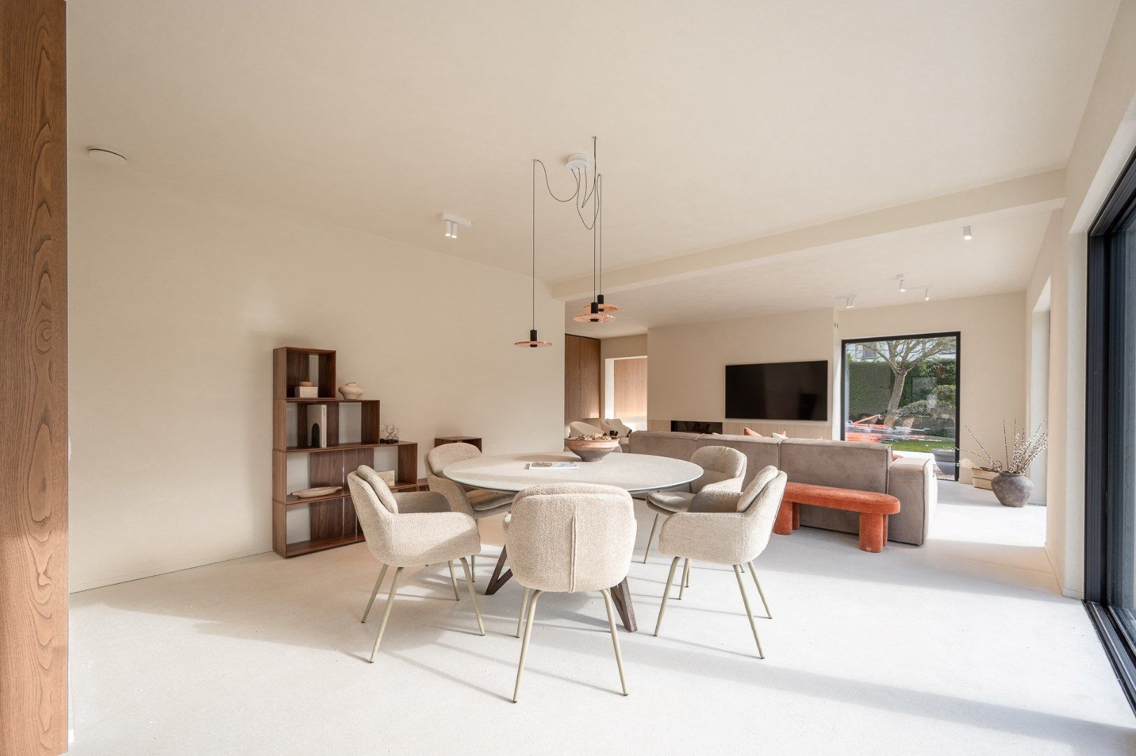 Alleenstaande en luxueus gerenoveerde villa op een rustige en residentiële ligging in Knokke foto 4