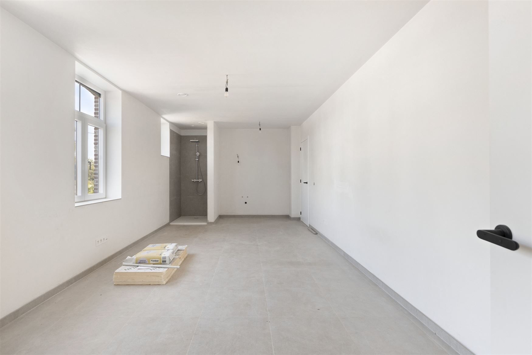 Zeer ruime nieuwbouwwoning gelegen op een groot zonnig perceel foto 2