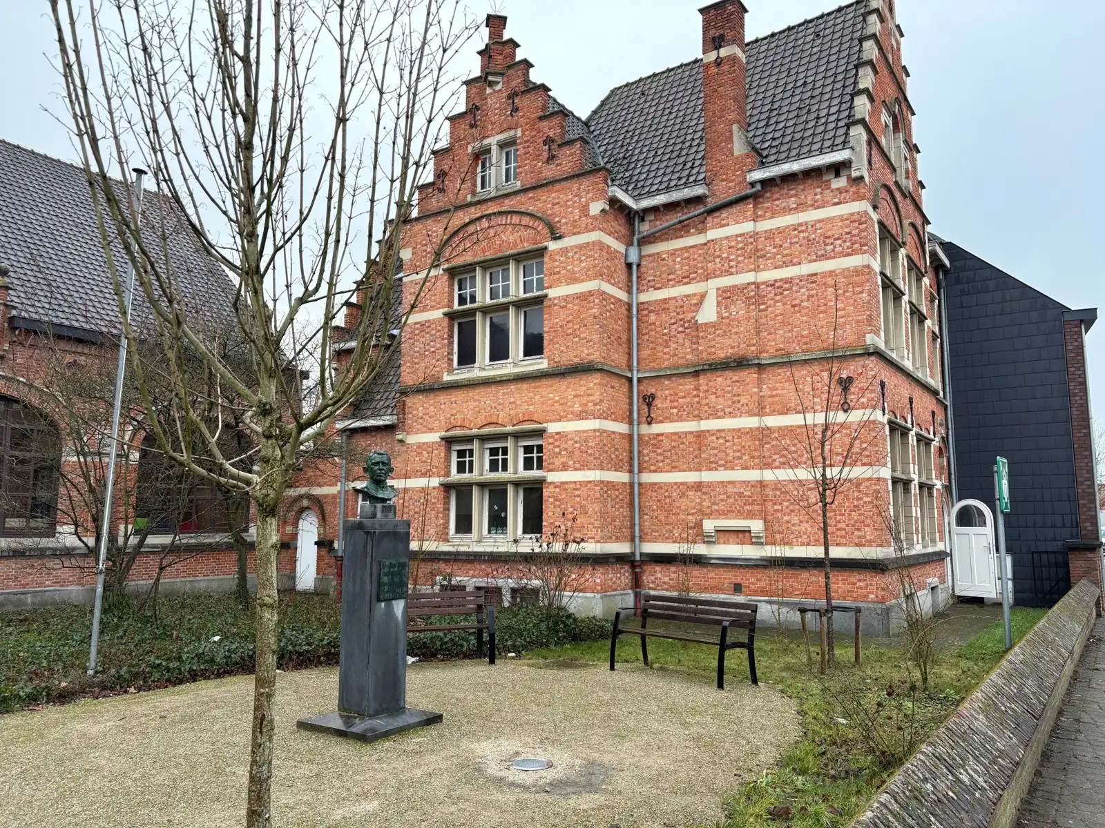 Uniek te renoveren woning in Werchter foto 12