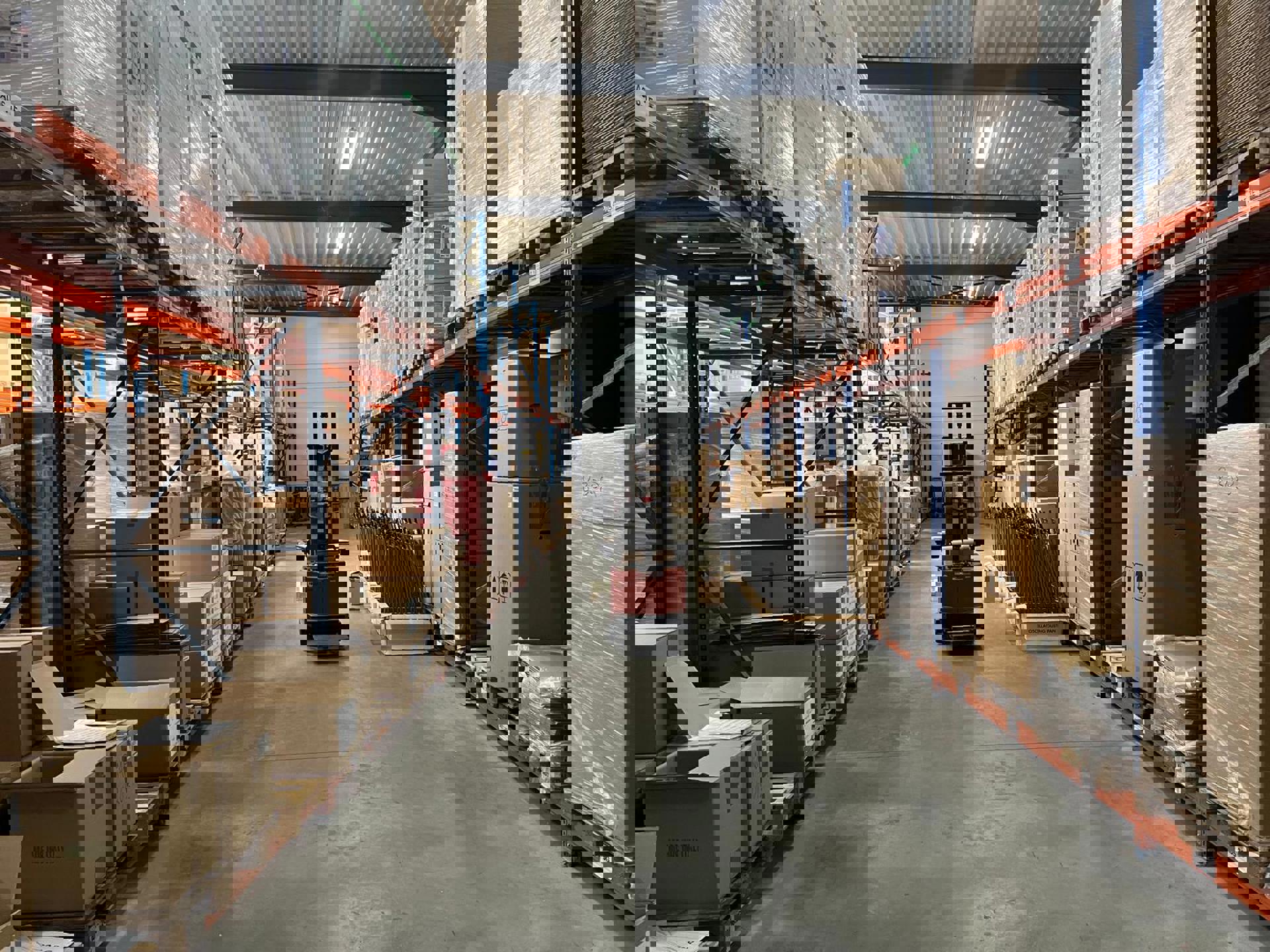 Wommelgem magazijn 940m² + mezzanine en aangename kantoren foto 2