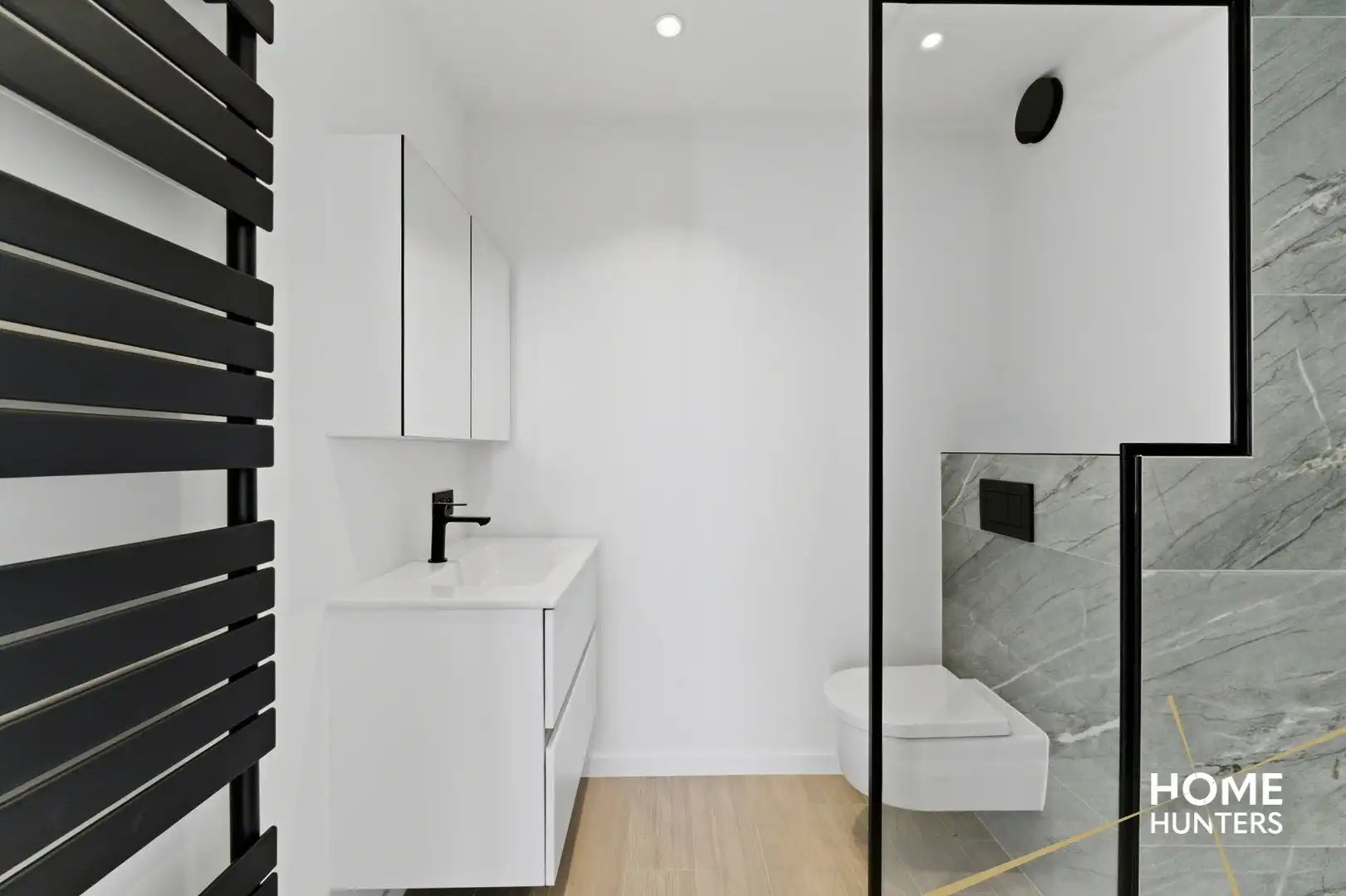 Luxueus 2 slaapkamer appartement met 2 badkamers foto 16