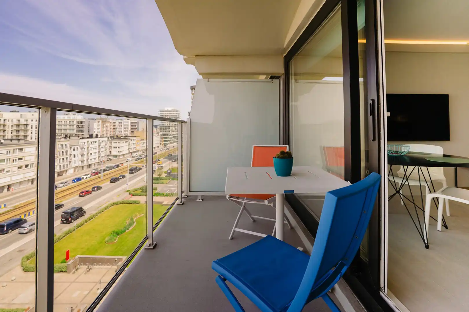Instapklare gerenoveerde studio met ruim terras foto 13