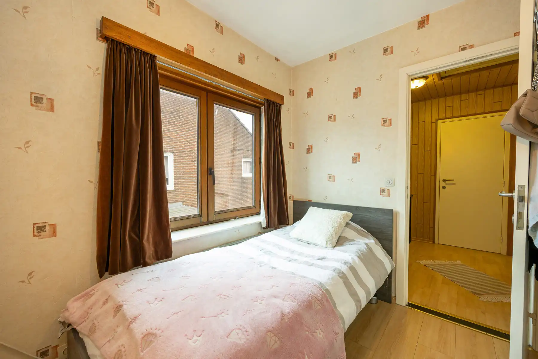 Charmante woning met drie slaapkamers. foto 18