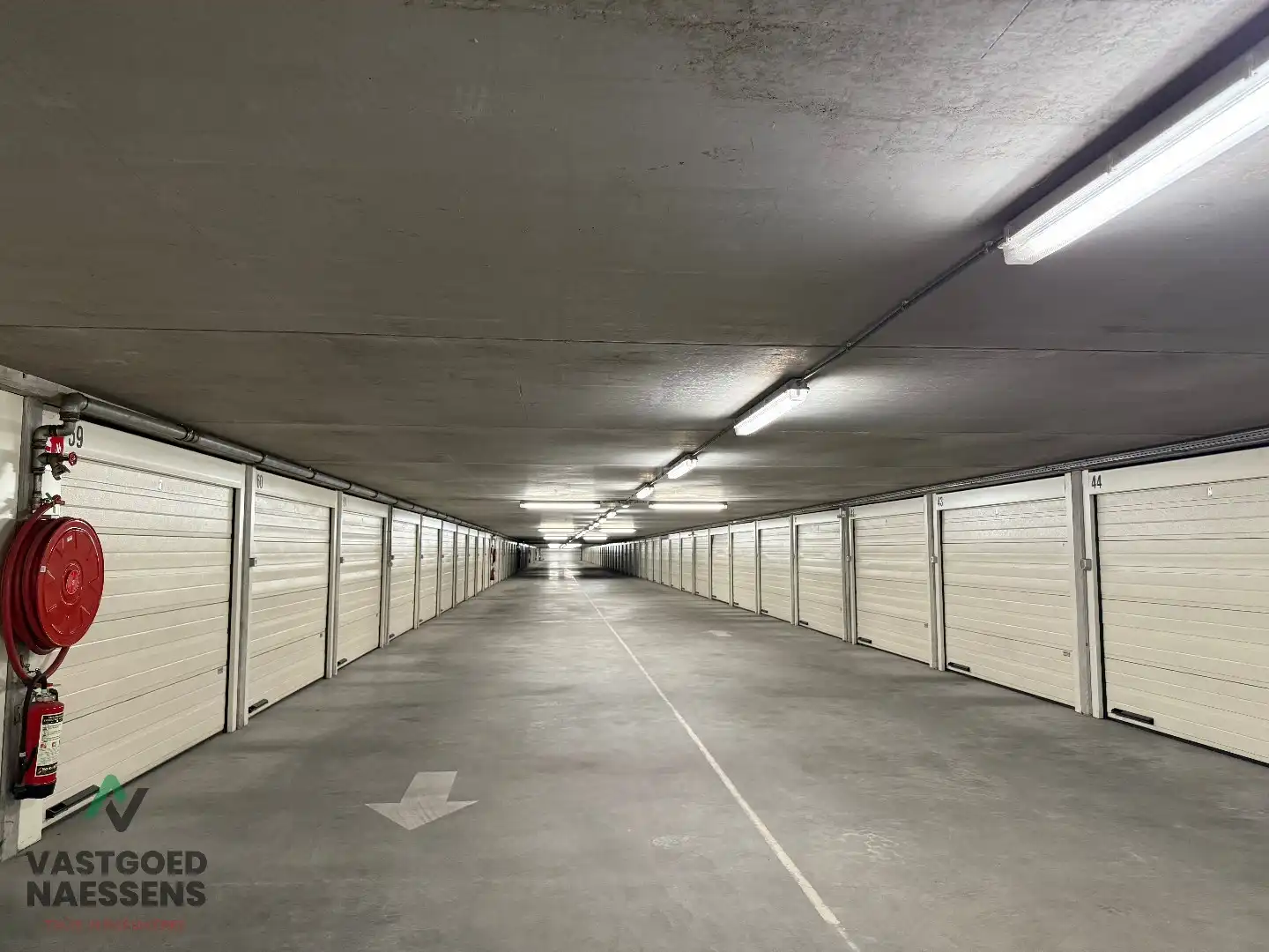 RUIME GARAGEBOX ONDER KINEPOLIS OOSTENDE  foto 5