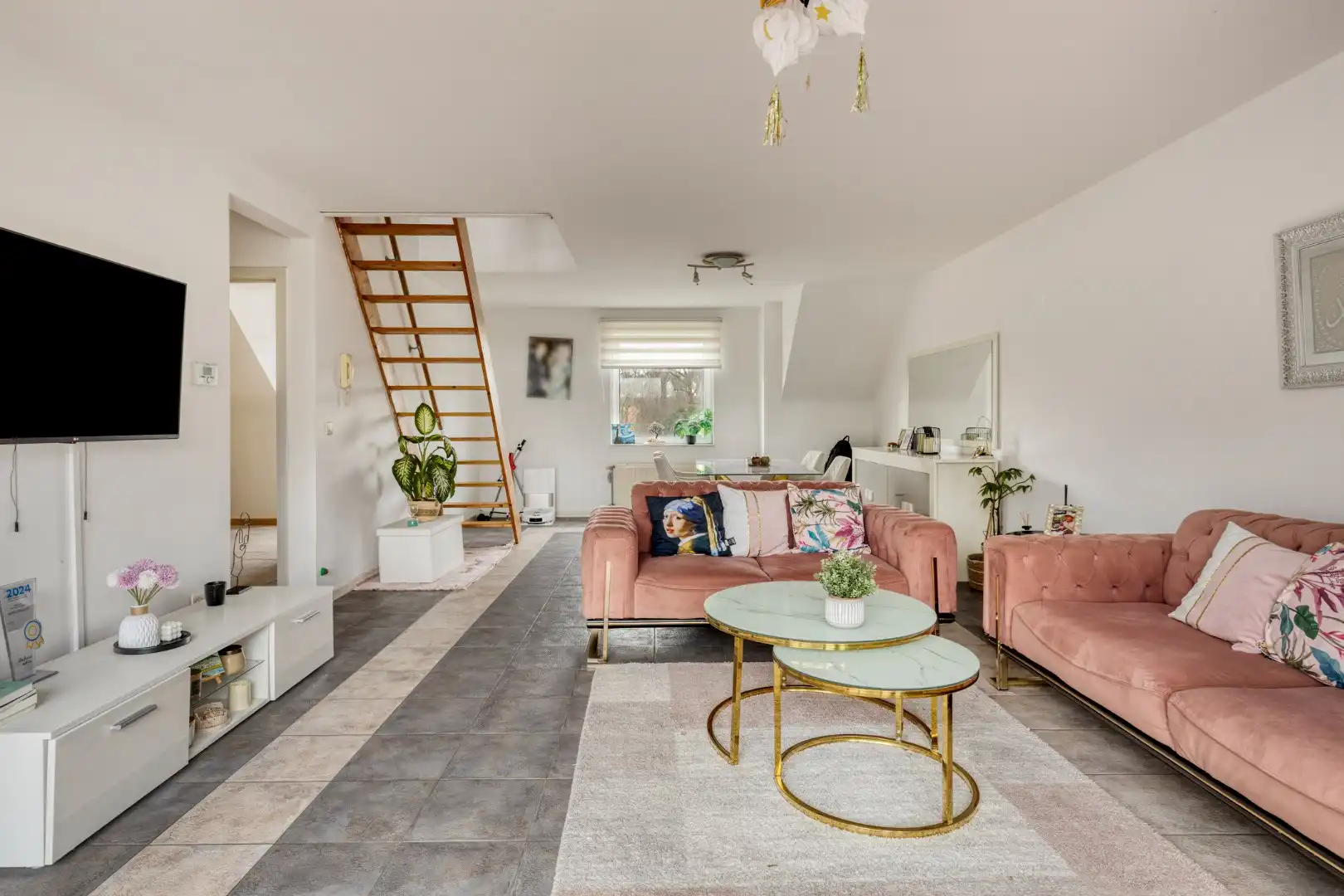 Ruim duplex-appartement met 3 slaapkamers en terras foto 2