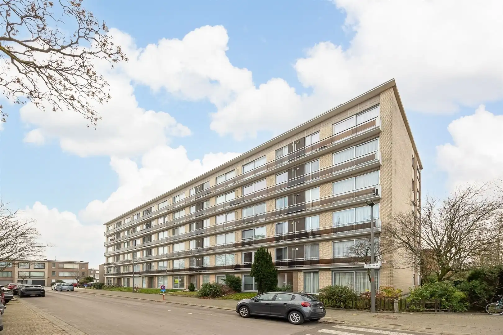 Lichtrijk twee slaapkamer appartement met autostaanplaats foto 16