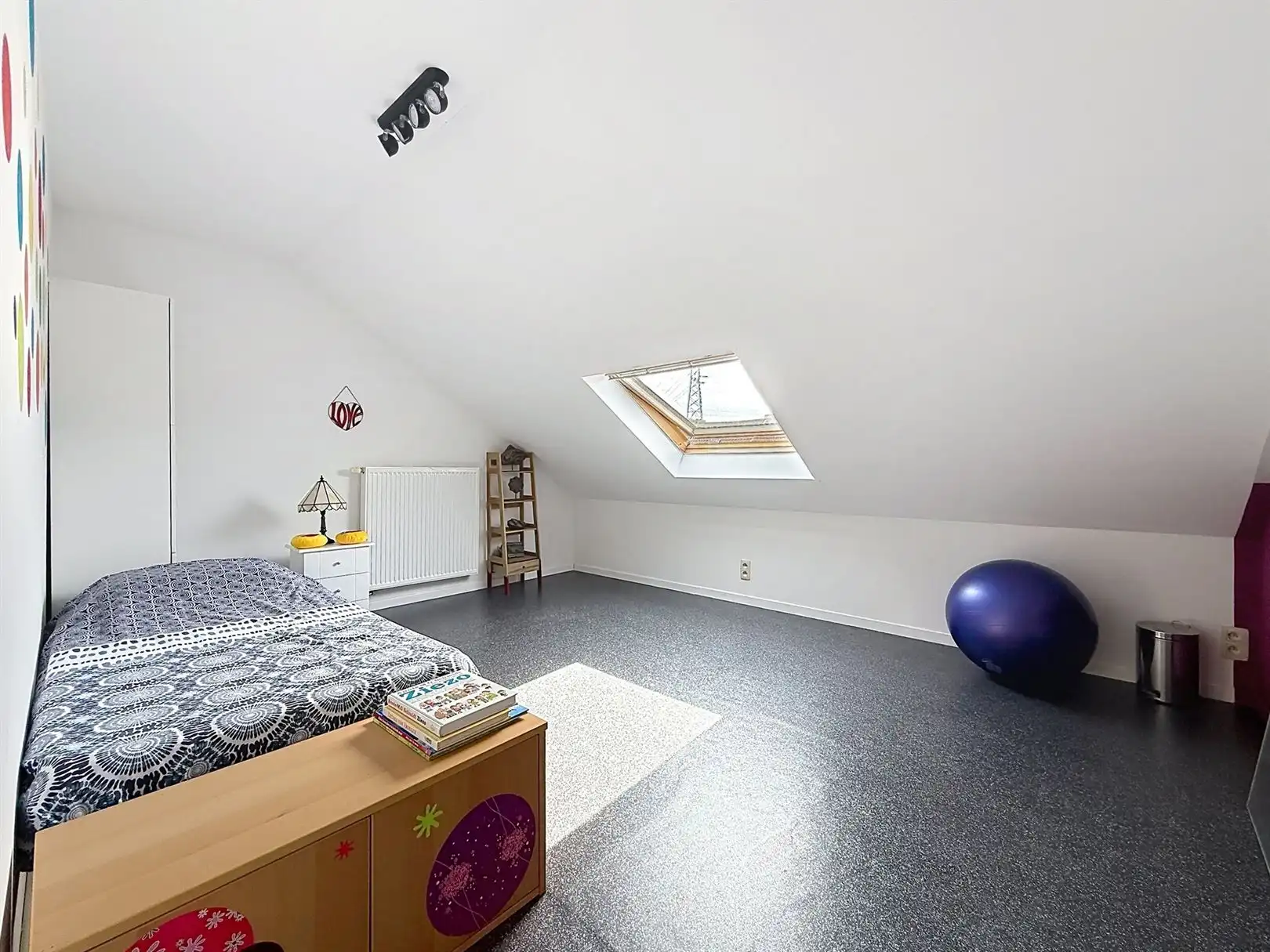 Instapklare stadwoning met koer, 2/3 slpks foto 43