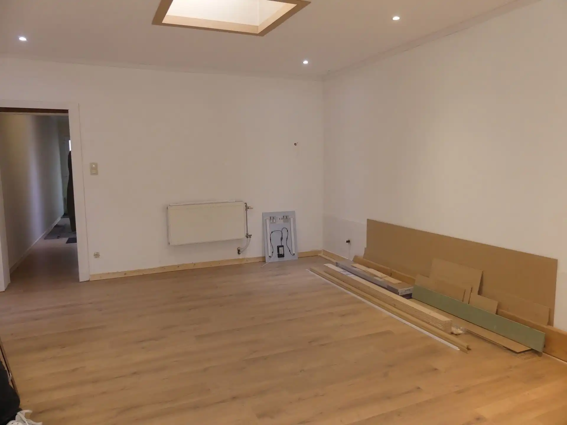 Gerenoveerde woning met garage en tuin! foto 4