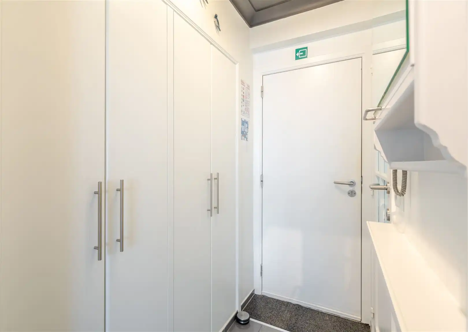 Instapklare studio met zeezicht foto 14