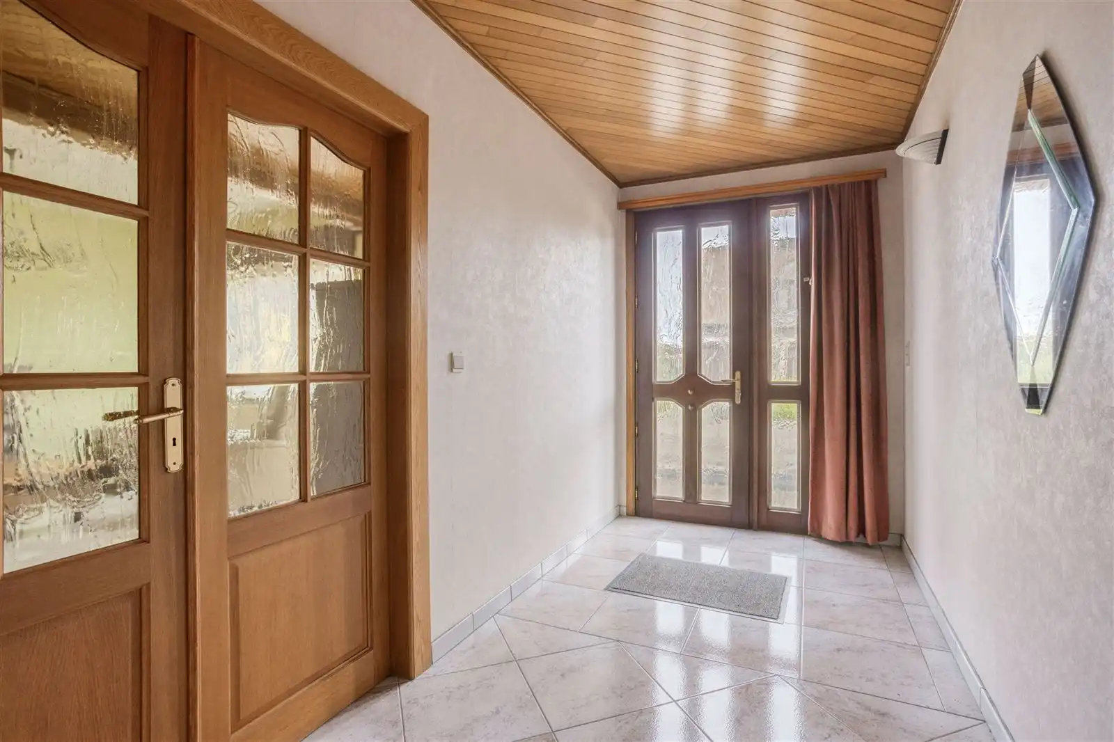 Karaktervolle woning met veel ruimte en potentieel  foto 3